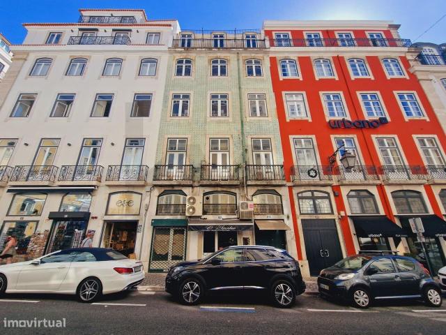Prdio de Habitao e Comrcio Localizado Baixa de Lisboa, Na Rua d