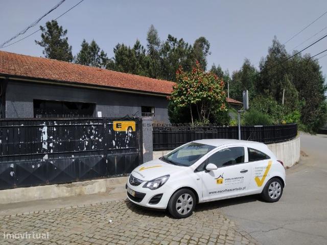 Prdio de r/c implantado em terreno 1200 m2