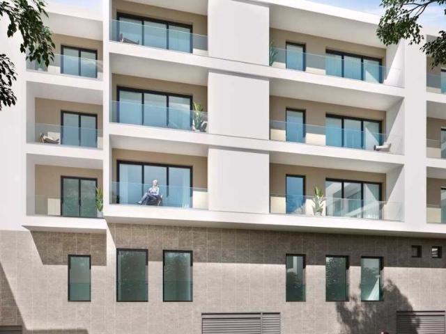Prdio em Construo c/ Apartamentos T2 c/ 2 WC, Lugar de Estacionamen