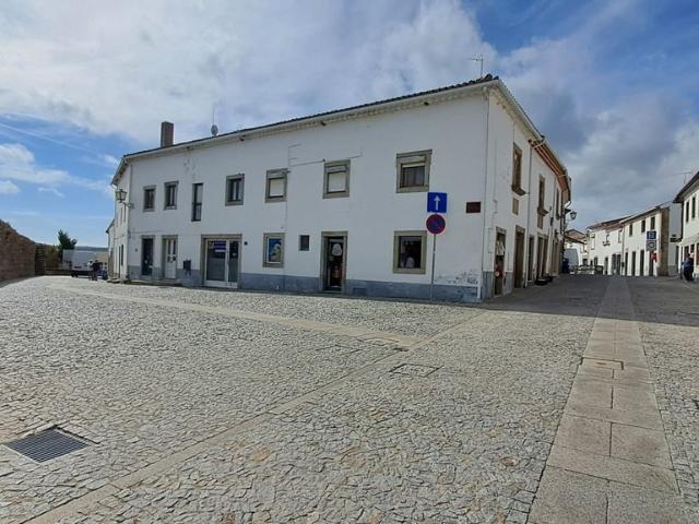 Prdio em Miranda do Douro