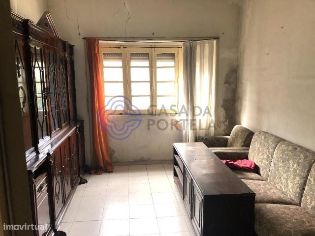 Prdio habitacional para renovao em Cedofeita, Porto