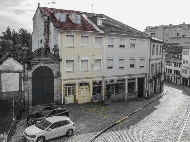 Prdio no Centro de Lamego Rua Cardoso Avelino