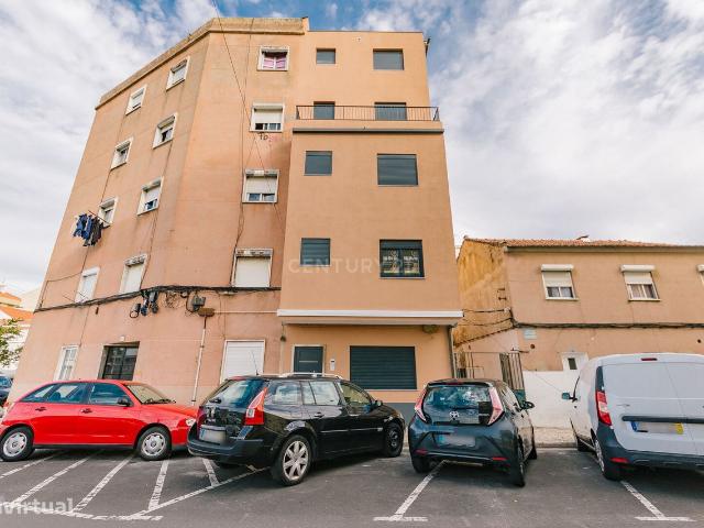 Prdio Novo para Venda no Prior Velho, Loures