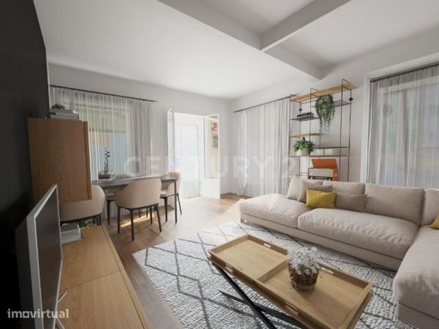 Prdio residencial junto Praa da Repblica mesmo no Centro do Monti