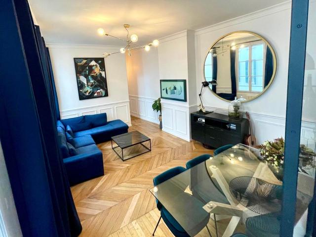 Pretty and amazing suite in the heart of town