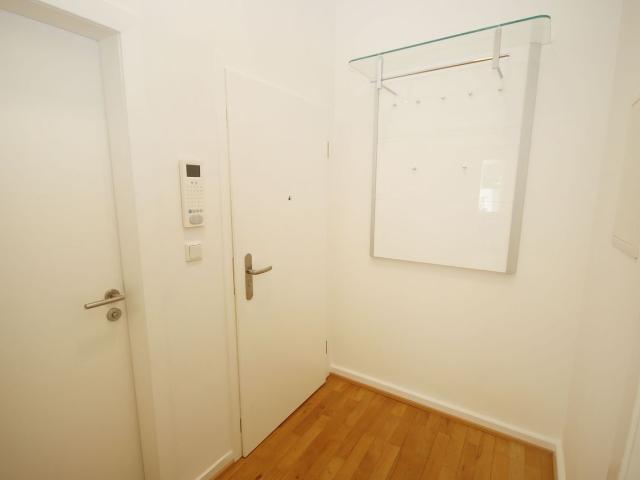 Pretty and spacious studio in the heart of town Düsseldorf, Dusseldorf Amsterdam Apartments for Rent