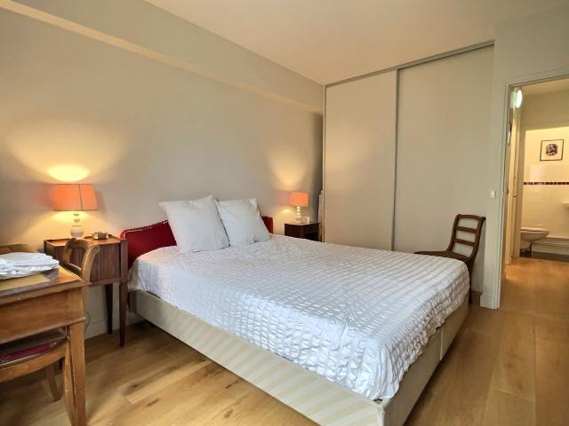 Pretty, fashionable flat, Paris Amsterdam Apartments for Rent