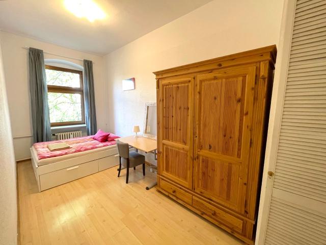 Pretty first floor three bedroomed apartment in Charlottenburg, Berlin Amsterdam Apartments for Rent