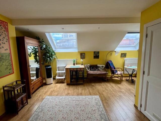 Pretty furnished studio