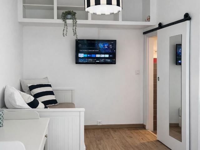 Pretty suite with nice city view, Paris Amsterdam Apartments for Rent
