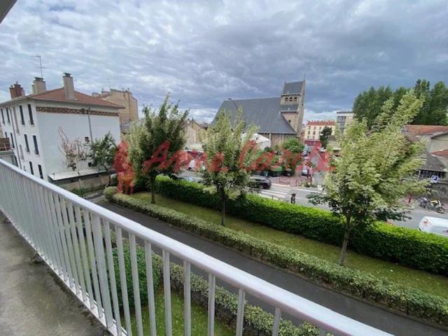 Pré centre ville Studio 27m2 avec balcon et cave