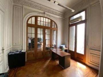 PRECIO ACTUALIZADO SOBERBIO PISO EN EDIFICIO DE ESTILO EN PLAZA SAN MARTIN IDEAL ESTUDIO O VIVIENDA