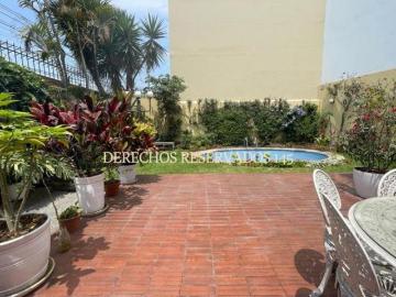 ¡PRECIO DE OCASIÓN! Casa con buena ubicación y distribución