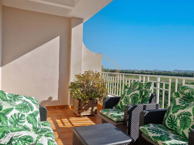 PRECIO REBAJADO. Moderna casa en San Fulgencio con 5 dormitorios y vistas a la huerta