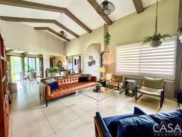 Precio Reducido! Impresionante casa de 3 dormitorios en venta en Alto Boquete