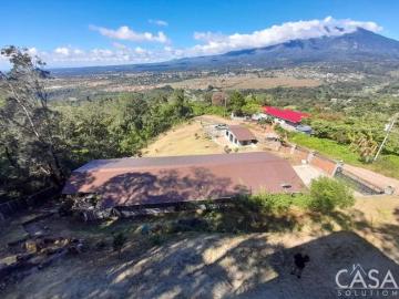 Precio Reducido! Propiedad con Vista Volcán Barú en Jaramillo