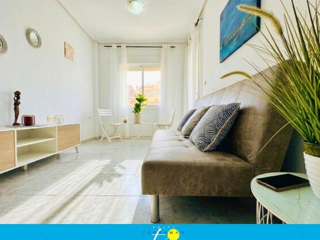 PRECIO Y LUMINOSO APARTAMENTO, MUY COQUETO, A UNOS PASOS DEL CENTRO DE LA CIUDAD