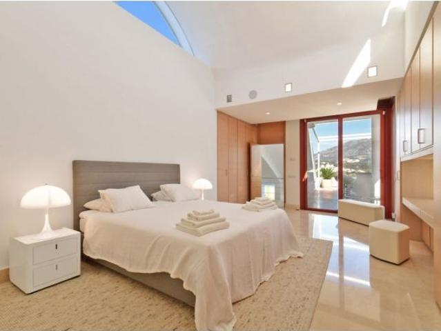 Preciosa villa a pies de campos de golf en Nueva andalucia, Marbella