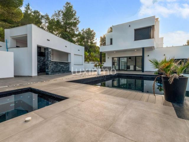 Preciosa villa con vistas al mar y vistas panorámicas en ven. 218m² Alfaz de baix
