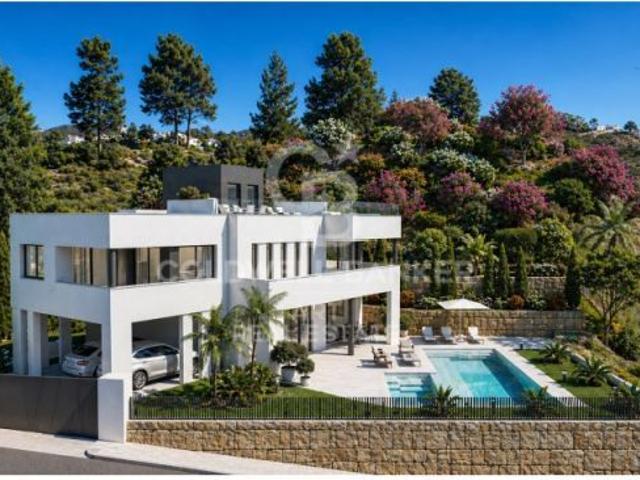 Preciosa villa de estilo contemporáneo con increíbles vistas al mar en La Cala