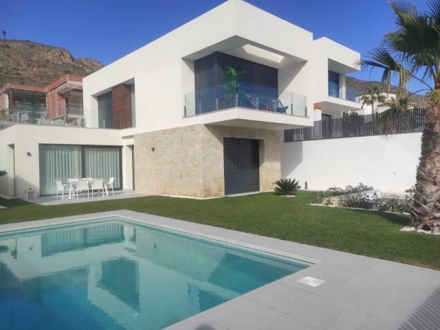 Preciosa villa de obra nueva en la costa de Benidorm, Ponien. 183m² Benidorm
