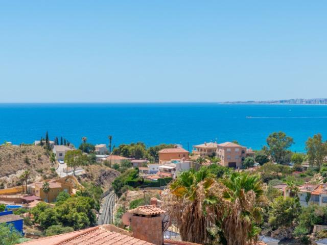 Preciosa Villa Mediterranea Con Vistas Abiertas Al Mar Y Pis. 0m² El Campello