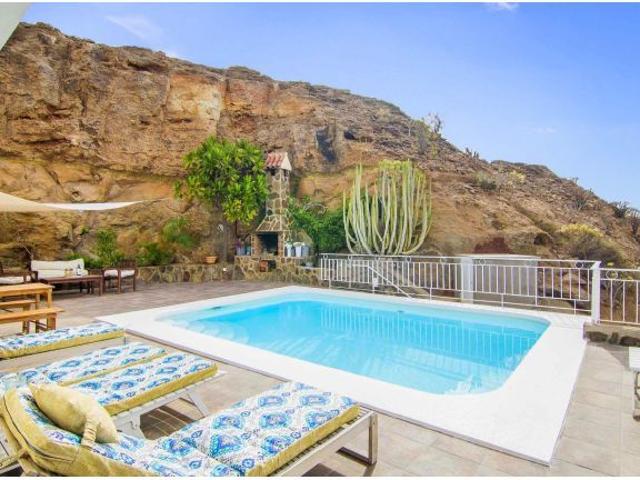 PRECIOSA VILLA REFORMADA EN TAURO CON PISCINA PRIVADA CLIMATIZADA, AMPLIA ZONA EXTERIOR Y FANTÁSTICA
