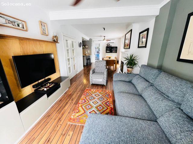 Preciosa vivienda adosada de esquina de cuatro dormitorios a solo 500 metros de la playa