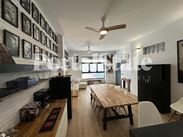 Preciosa vivienda en venta con 2 habitaciones dobles y patio interior
