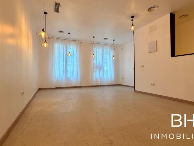 PRECIOSA VIVIENDA EN POETA MIGUEL HERNANDEZ
