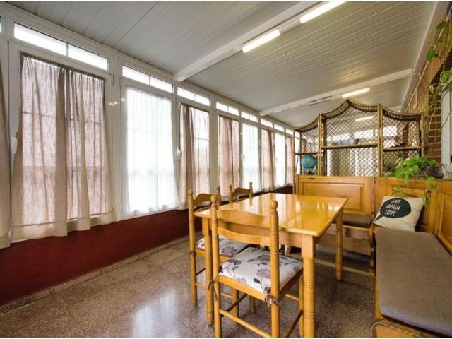 PRECIOSA VIVIENDA SEMIÁTICO, CON GARAJE Y EXCELENTE UBICACIÓN EN ALICANTE