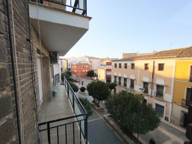 Preciosa Casa Adosada en una ubicación privilegiada en el ce. 200m² Yecla