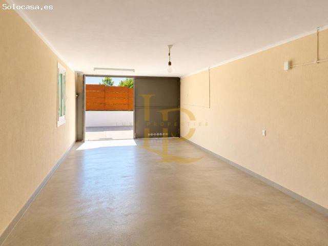 PRECIOSA CASA CON JARDÍN Y PISCINA EN VENTA