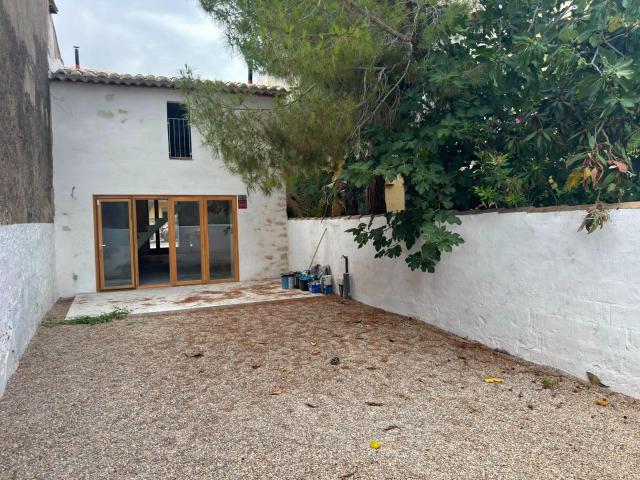 Preciosa casa de pueblo totalmente reformada