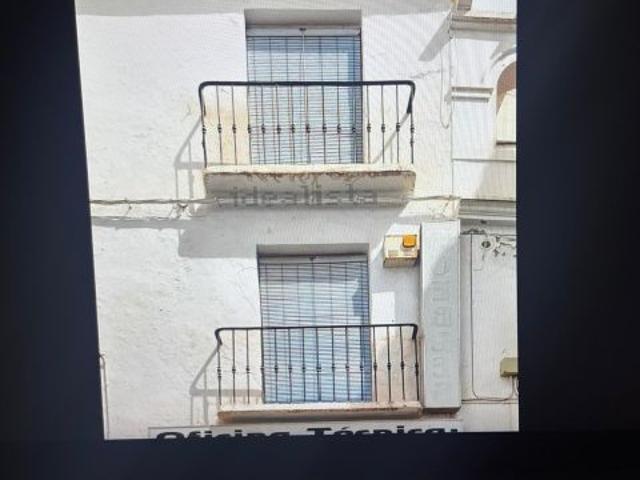 Preciosa casa de pueblo con gran potential