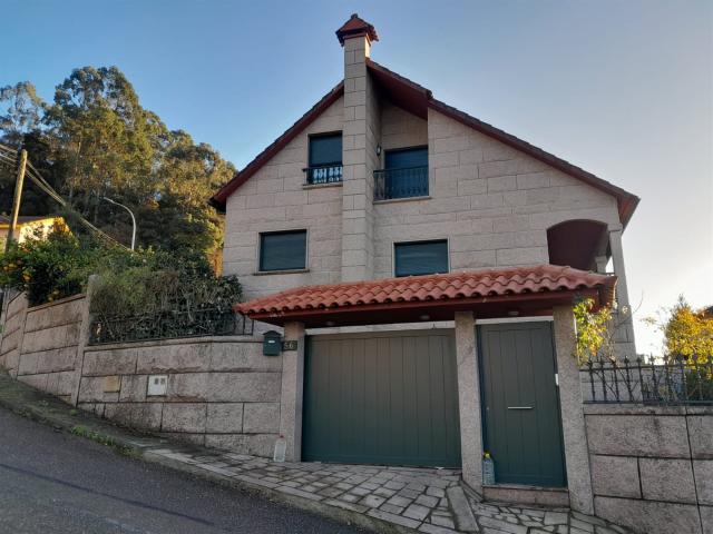 Preciosa casa de piedra en Mos 273m² Mos