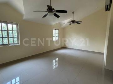 PRECIOSA CASA DE 3 NIVELES EN PRIV. ALTAVISTA, PUERTA DE HIERRO, MONTERREY,NL