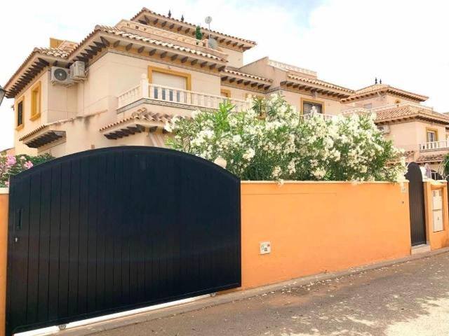 Preciosa casa en Lomas de Cabo Roig