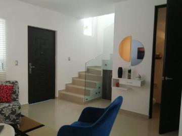 Preciosa Casa en Paseo San Junipero!