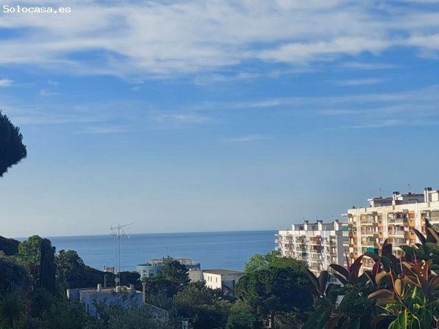 Preciosa casa en parcela de 856 m2, piscina, vistas al mar. En la urb. de Vall