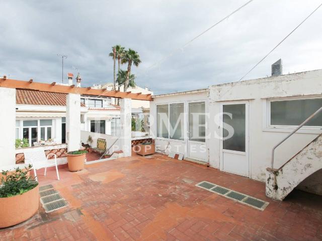PRECIOSA CASA EN PLENO CENTRO DE MATARO