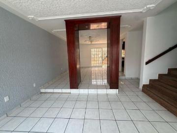 Preciosa Casa en venta en Fraccionamiento Revolución $4’000,000