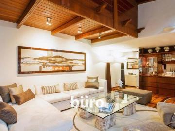 Preciosa casa en venta en tomasal surco con dormitorios jardin y piscina