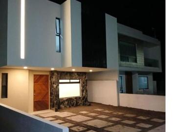 Preciosa casa en venta ubicada en exclusivo desarrollo en la Isla 3, Fraccionamiento Meseta