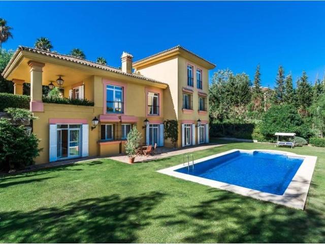 Preciosa casa frente al monte en Sotogrande 368m² Sotogrande
