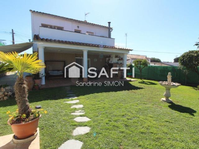 Preciosa casa lista para entrar a vivir en urbanización entre Lloret de Mar y Vidreres A 7KM de las playas