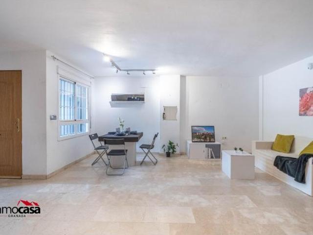 PRECIOSA CASA PAREADA EN LA AVENIDA DOÑA JUANA