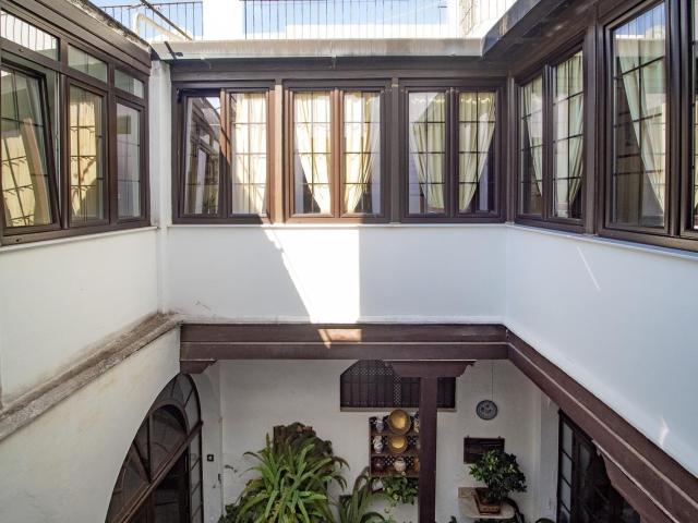 PRECIOSA CASA SEÑORIAL EN EL CENTRO DE SANLUCAR