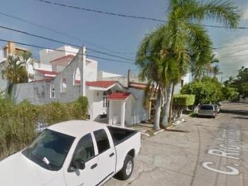 PRECIOSA CASA UBICADA EN MAZATLAN, CERCA DE LA COSTA