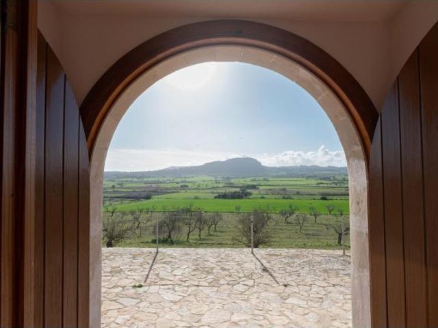 PRECIOSA FINCA CON VISTAS PANORÁMICAS A LAS AFUERAS DE SINEU